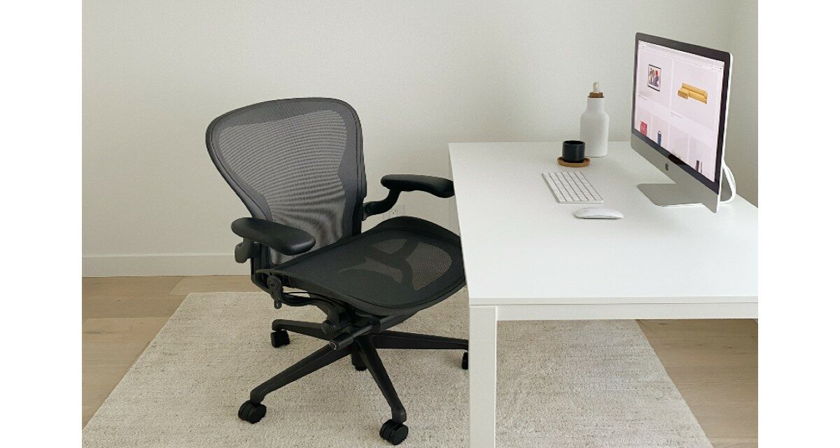 Vilka är de mest ergonomiska och hållbara kontorsstolarna för långvarigt sittande?