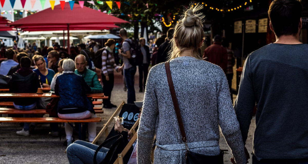 Tips för att möblera trädgårdar som används för evenemang och fest